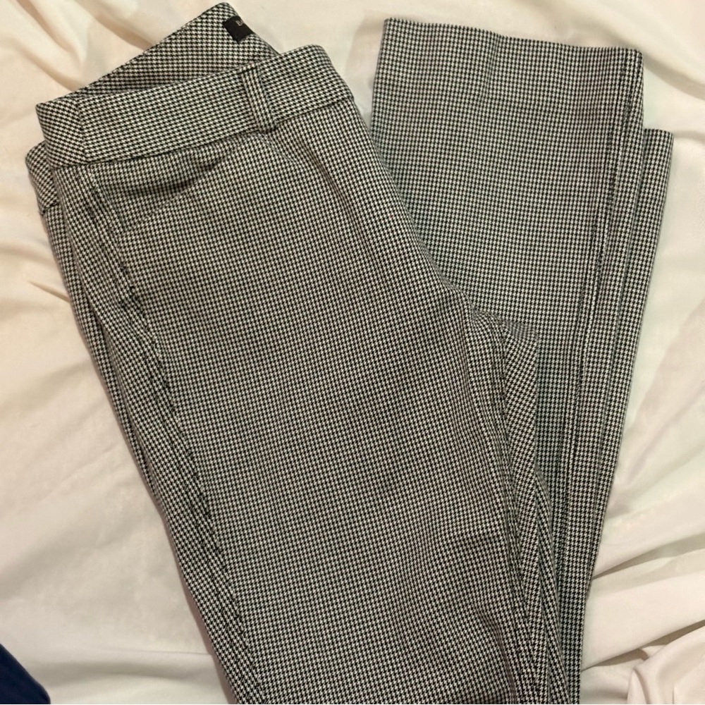 Banana Republic Black & White Houndstooth Skinny Pants - Picture 3 of 6